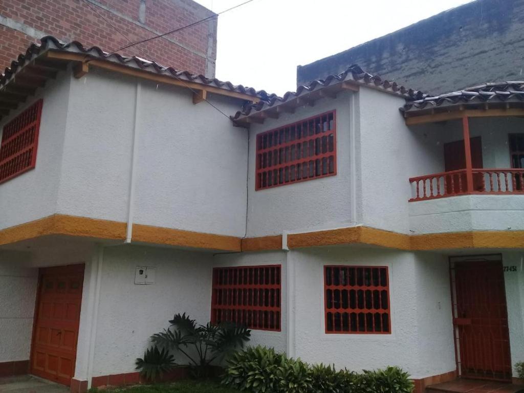 Casa Hotel Palmas Del Estadio 2 Medellín Exteriör bild