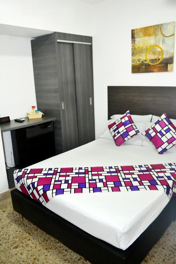 Casa Hotel Palmas Del Estadio 2 Medellín Exteriör bild